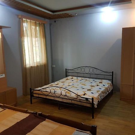 אורקי Twin Cottages מראה חיצוני תמונה