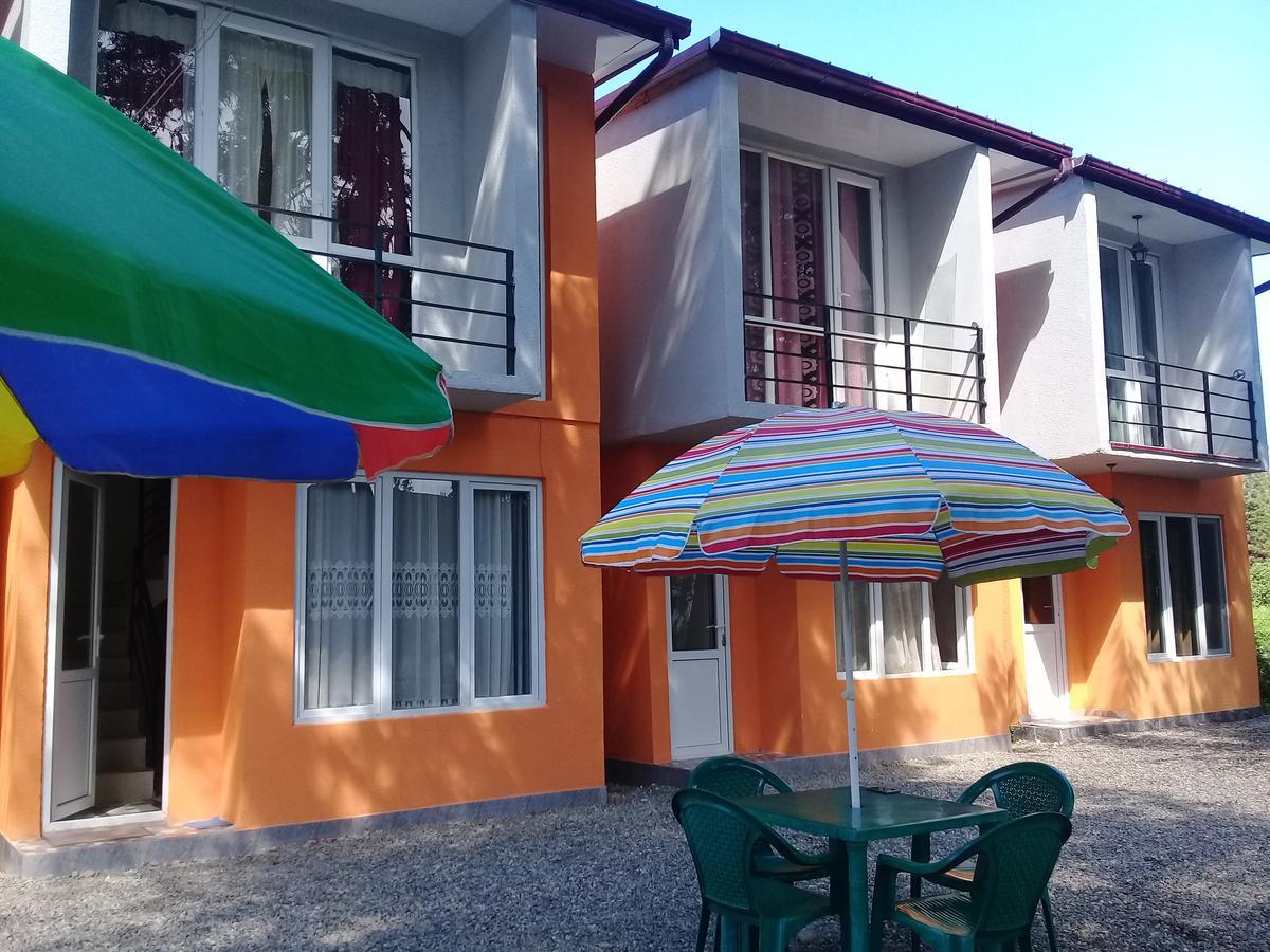 אורקי Twin Cottages מראה חיצוני תמונה